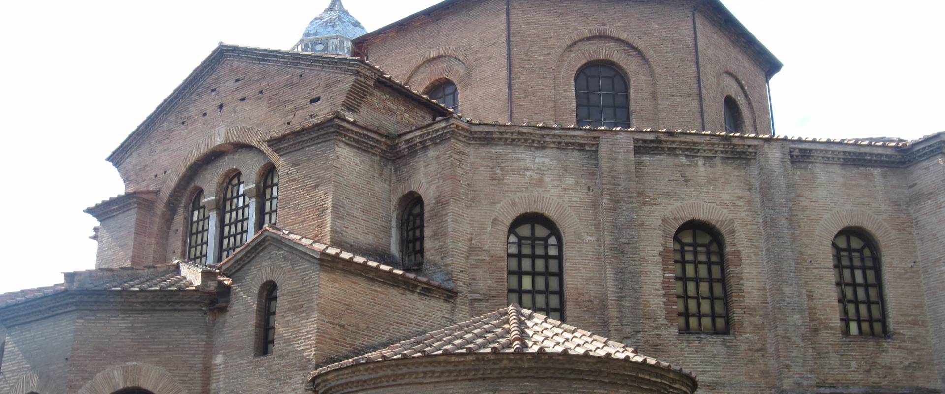 Basilica di San Vitale - dettaglio facciata foto di Ebe94